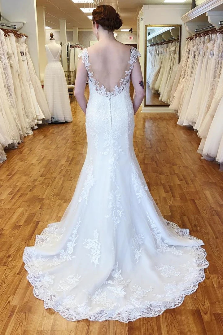 Vestido de novia de sirena con espalda descubierta y encaje